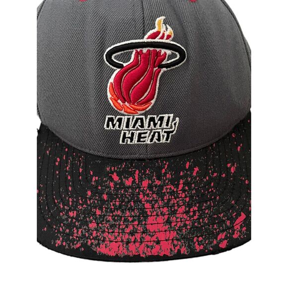 Miami Heat NBA Hardwood Classics Mitchell Snap Wool/Acrylic Snapback Hat Cap euc - Picture 4 of 7